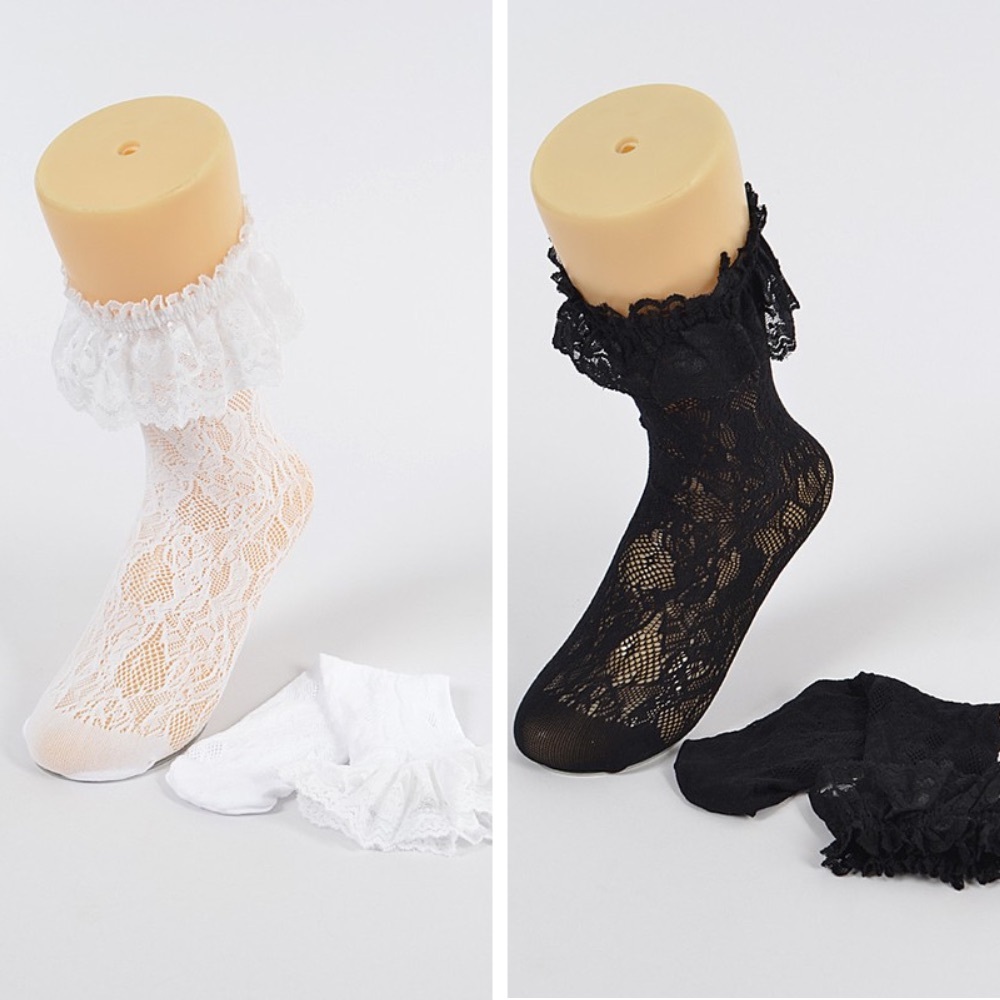 32R. Lace Floral Mesh Socks